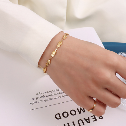Minimalist Fish Tail Bracelet – 18K Gold Plated Titanium Steel Cute Japanese Style Jewelry